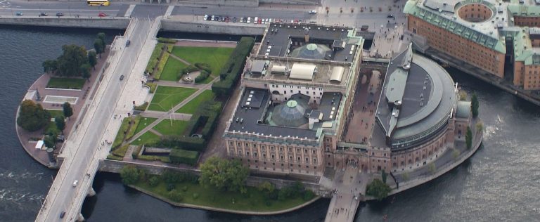 Helgeandsholmen_riksdagshuset_wikipedia